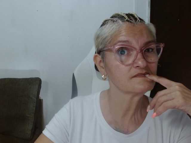 bety-cum3 from BongaCams is Freechat