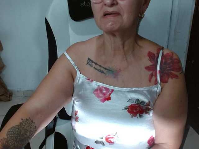 bety-cum3's BongaCams show and profile