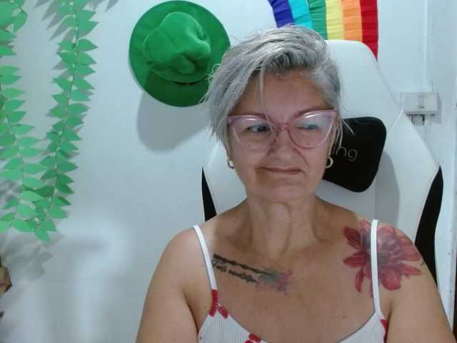 bety-cum3's BongaCams show and profile