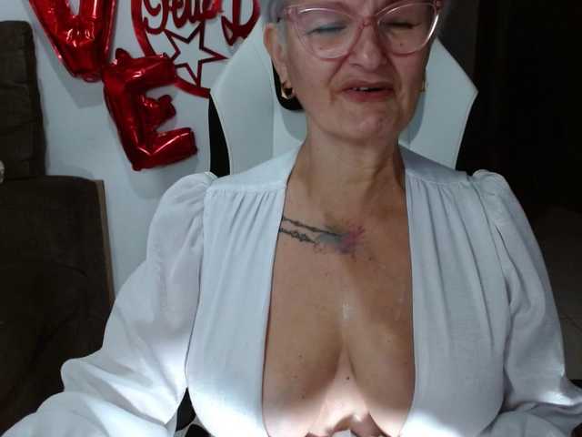 bety-cum3's BongaCams show and profile