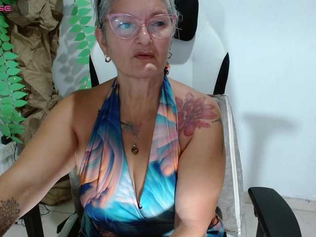 bety-cum3's BongaCams show and profile