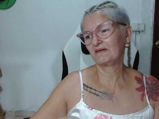 bety-cum3's BongaCams show and profile