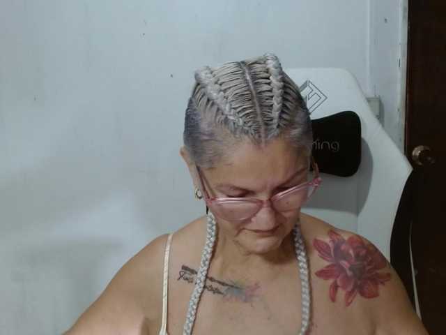 bety-cum3's BongaCams show and profile