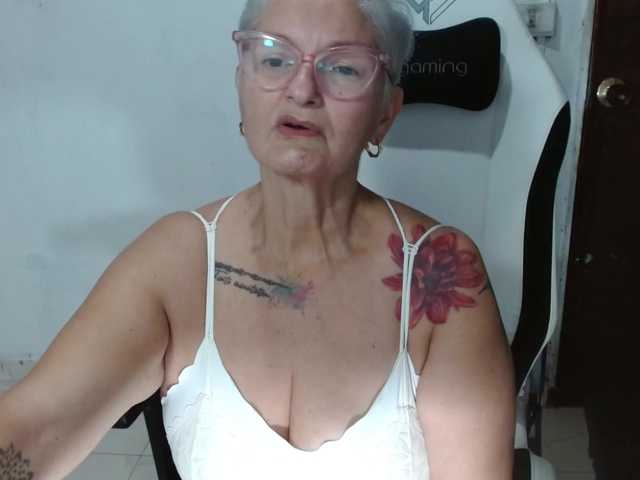 bety-cum3's BongaCams show and profile