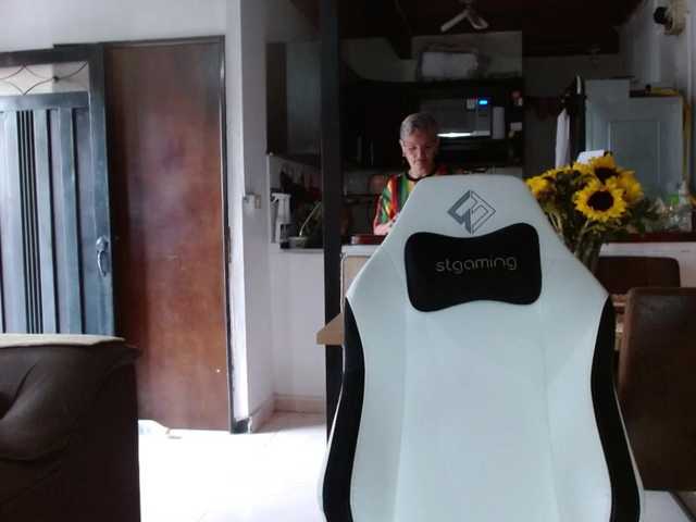 bety-cum3's BongaCams show and profile