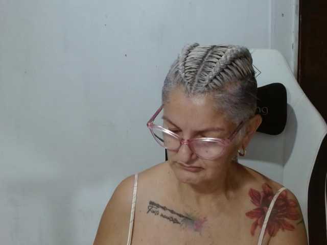 bety-cum3's BongaCams show and profile