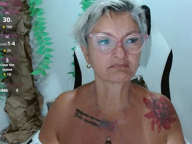 bety-cum3's BongaCams show and profile