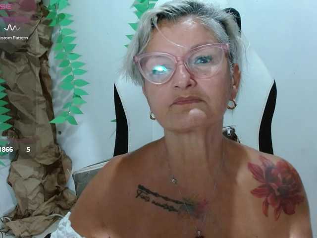 bety-cum3's BongaCams show and profile