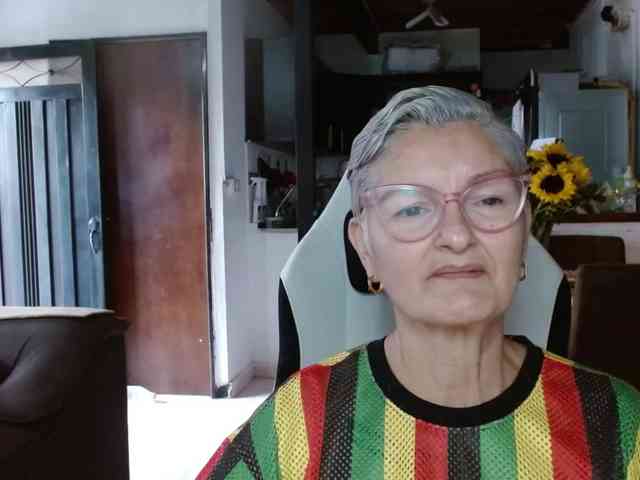 bety-cum3 Live Webcam on BongaCams