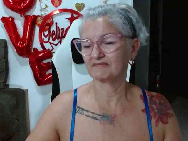 bety-cum3 Live Webcam on BongaCams