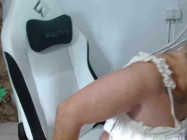 bety-cum3 Live Webcam on BongaCams