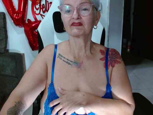 bety-cum3 Live Webcam on BongaCams