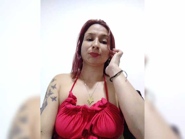 Paularios12 webcam bongacams model stream image