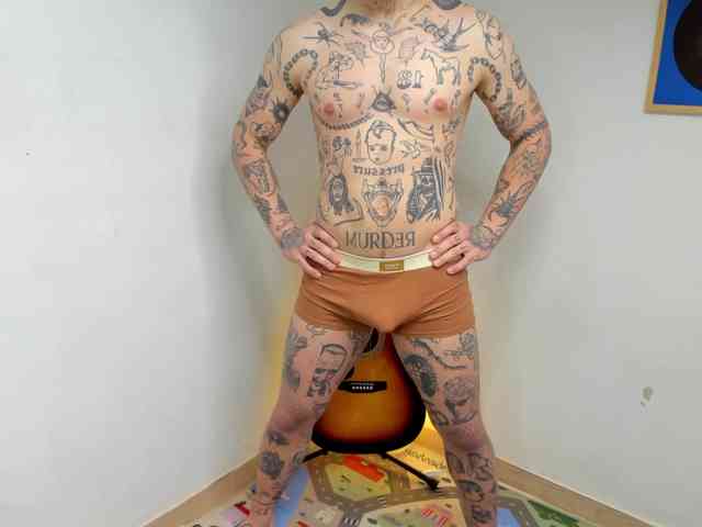 Layneinchains Layneinchains