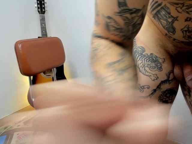 Layneinchains Layneinchains