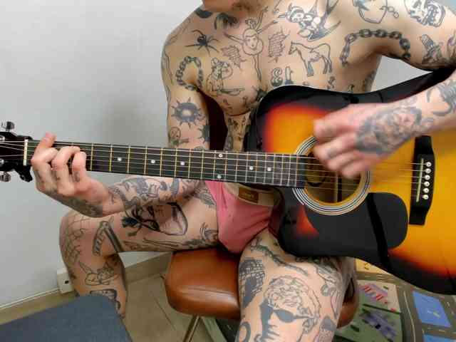 Layneinchains Layneinchains