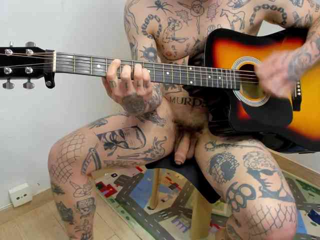 Layneinchains Layneinchains