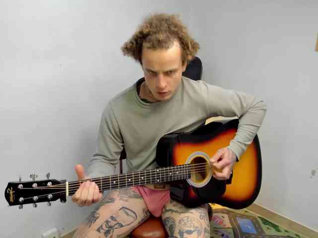 Layneinchains Layneinchains