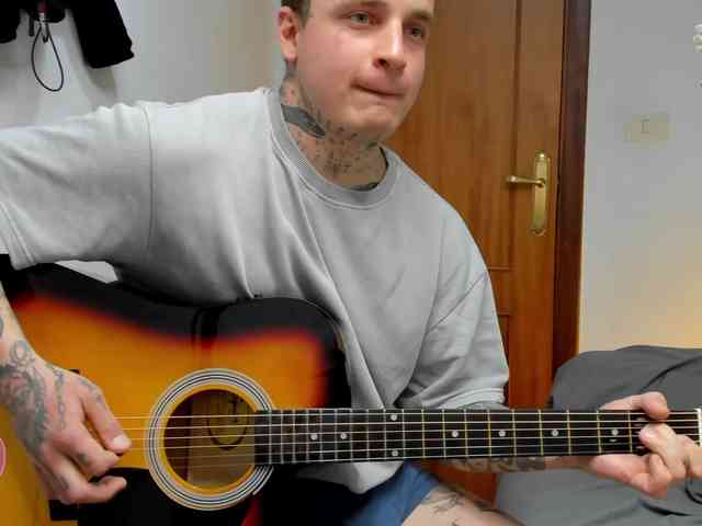 Layneinchains Layneinchains