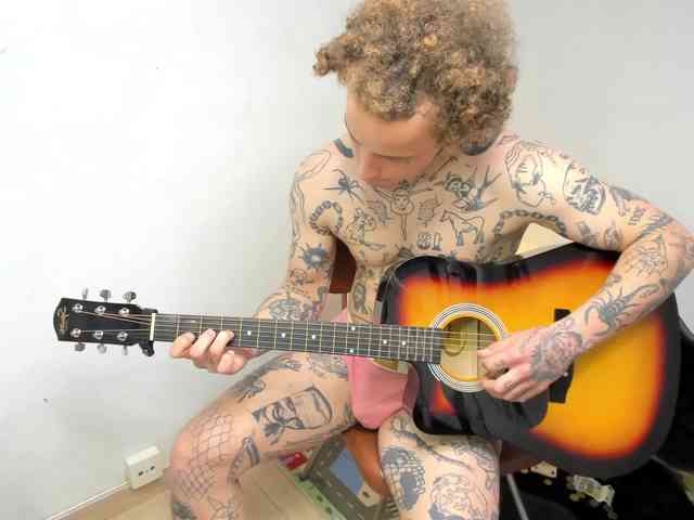 Layneinchains Layneinchains