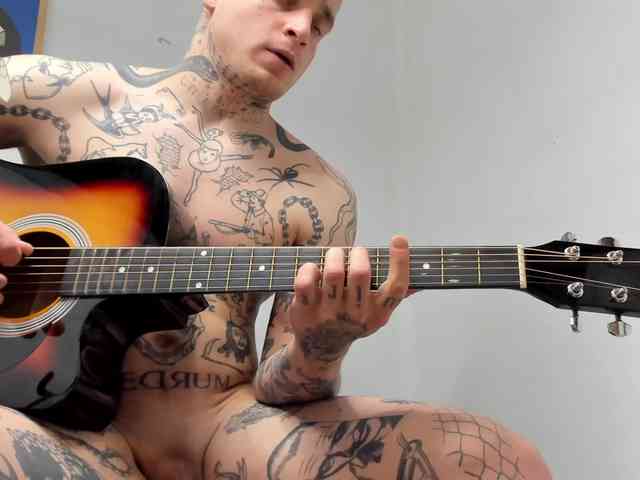 Layneinchains Layneinchains