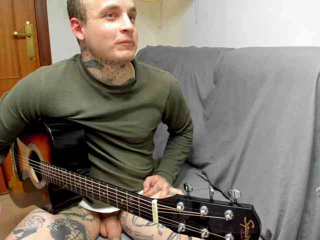 Layneinchains Layneinchains