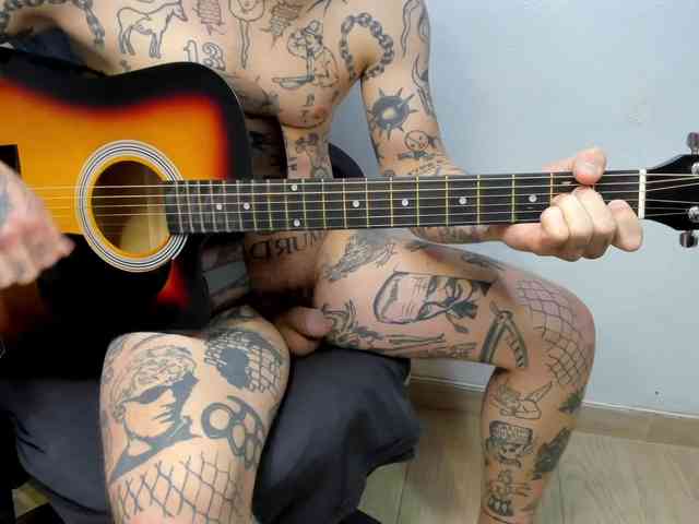 Layneinchains Layneinchains