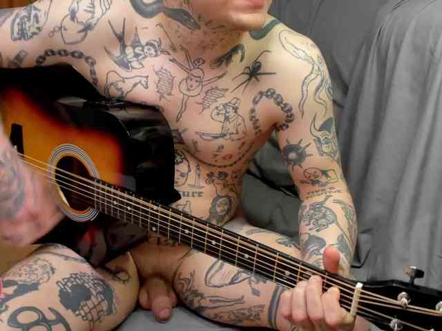 Layneinchains Layneinchains