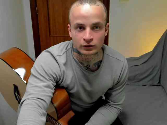 Layneinchains Layneinchains