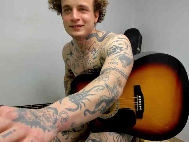 Layneinchains Layneinchains