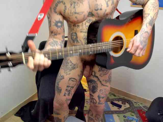 Layneinchains Layneinchains