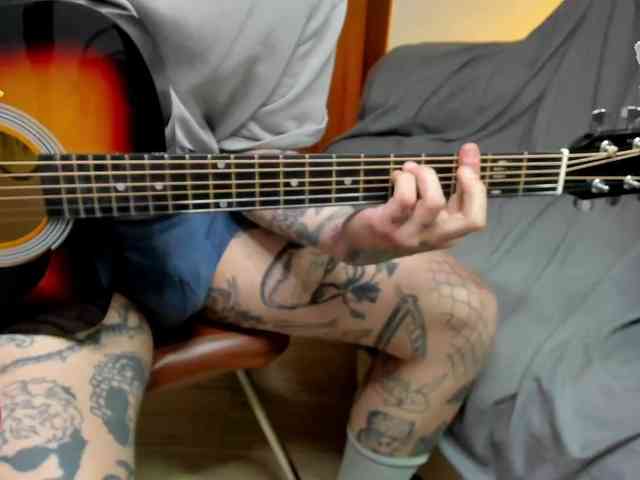 Layneinchains Layneinchains