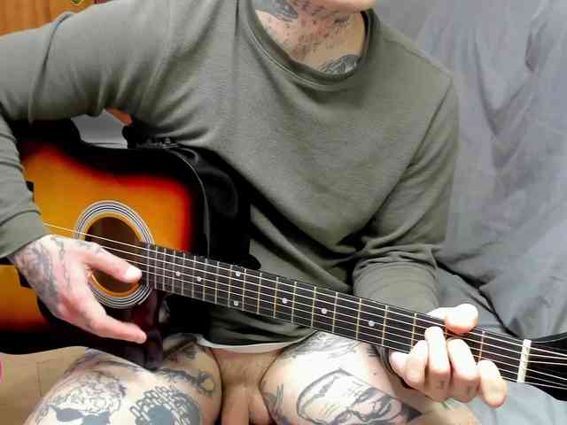 Layneinchains Layneinchains