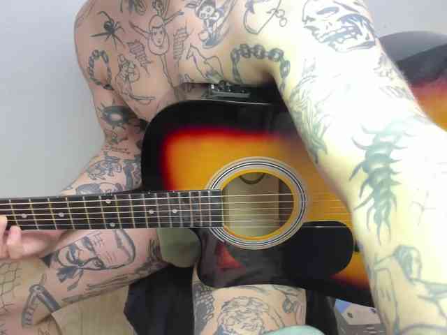 Layneinchains Layneinchains