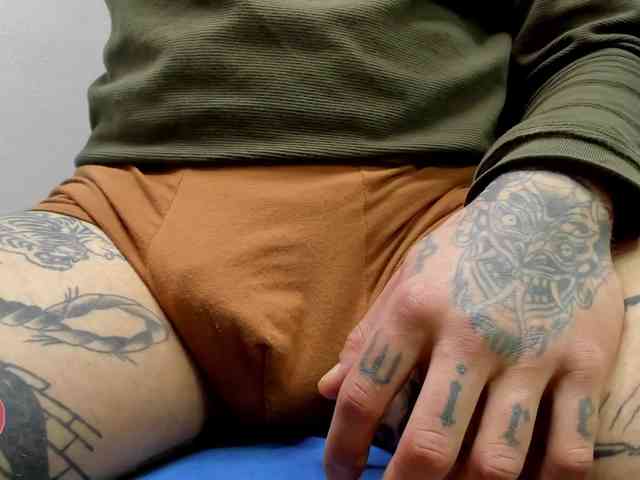 Layneinchains Layneinchains