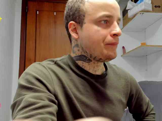 Layneinchains Layneinchains