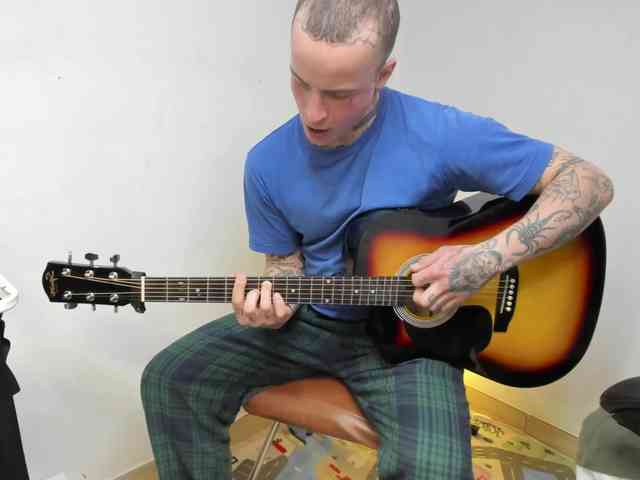 Layneinchains Layneinchains