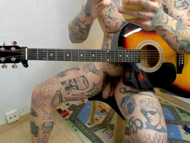 Layneinchains Layneinchains