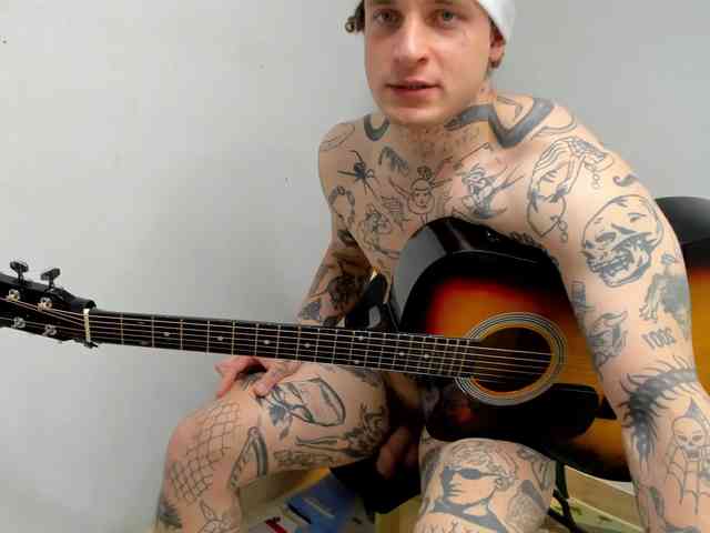 Layneinchains Layneinchains