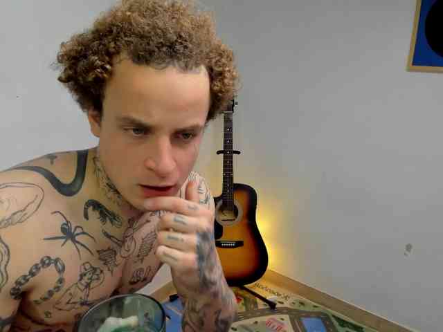 Layneinchains Layneinchains