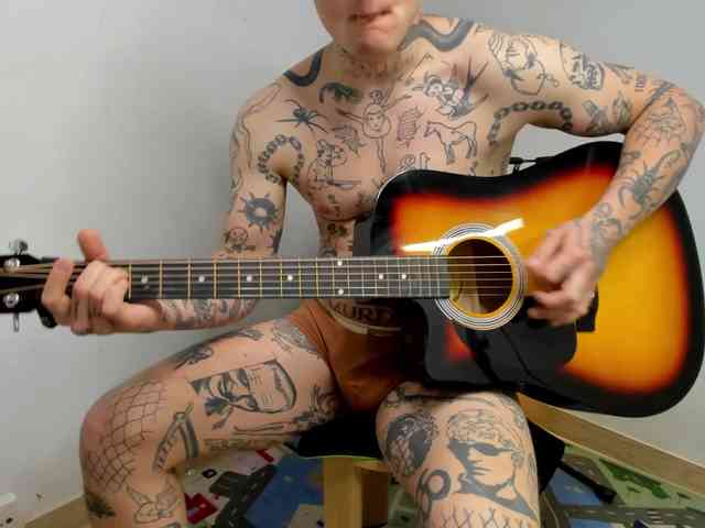 Layneinchains Layneinchains