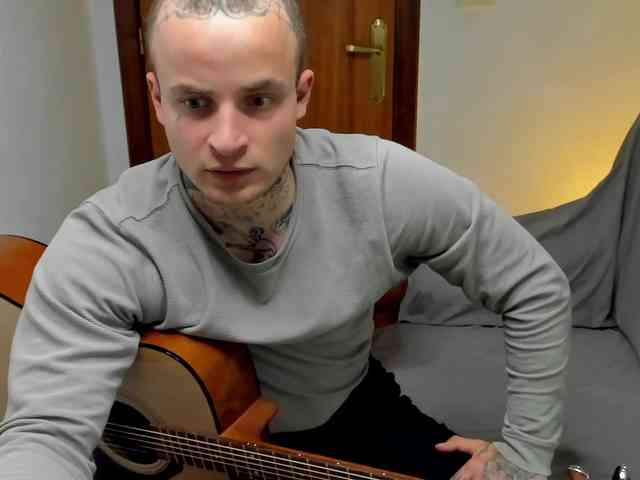 Layneinchains Layneinchains