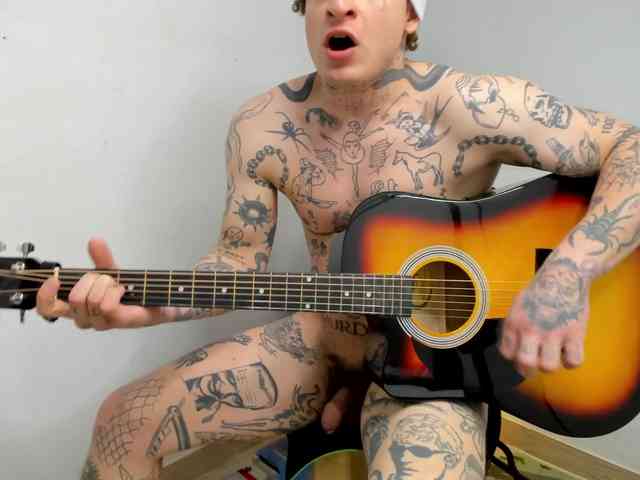 Layneinchains Layneinchains