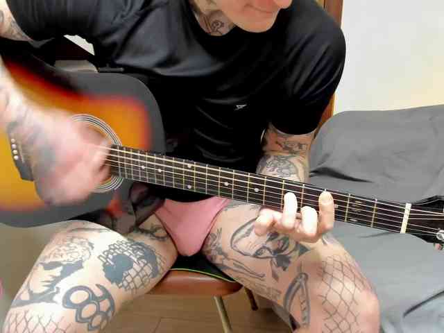 Layneinchains Layneinchains