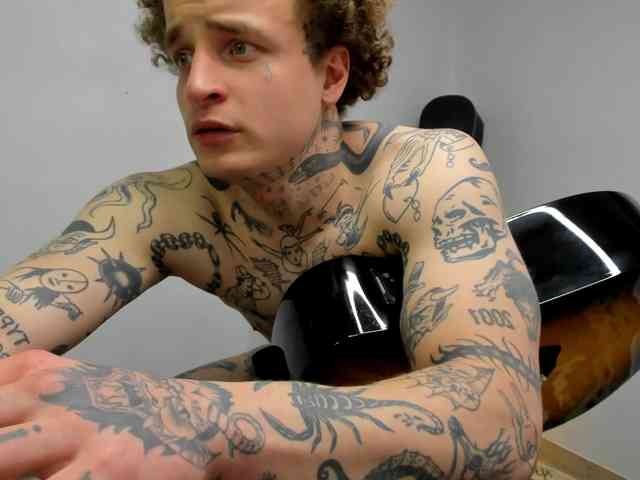 Layneinchains Layneinchains