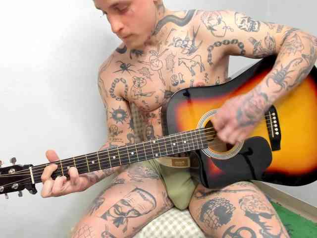 Layneinchains Layneinchains