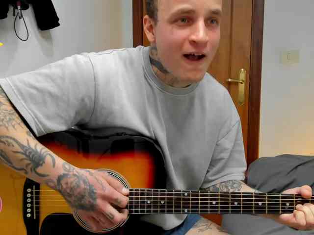 Layneinchains Layneinchains