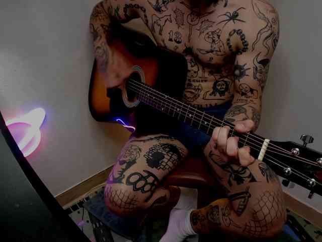 Layneinchains Layneinchains