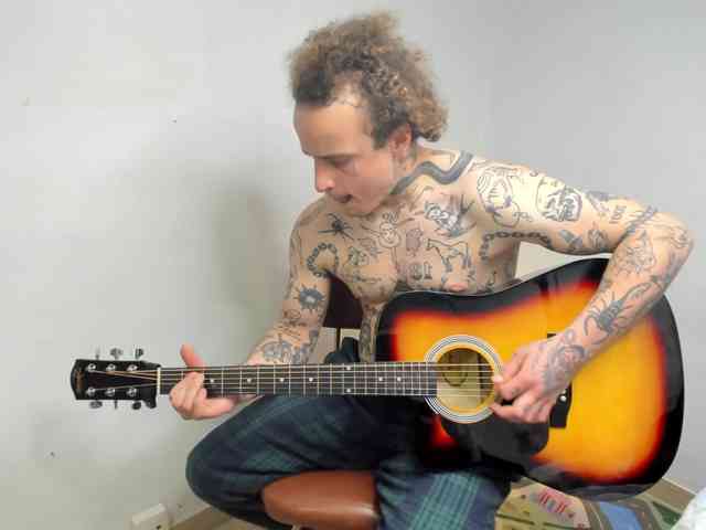 Layneinchains Layneinchains