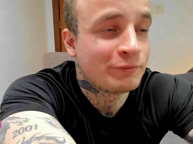 Layneinchains Layneinchains